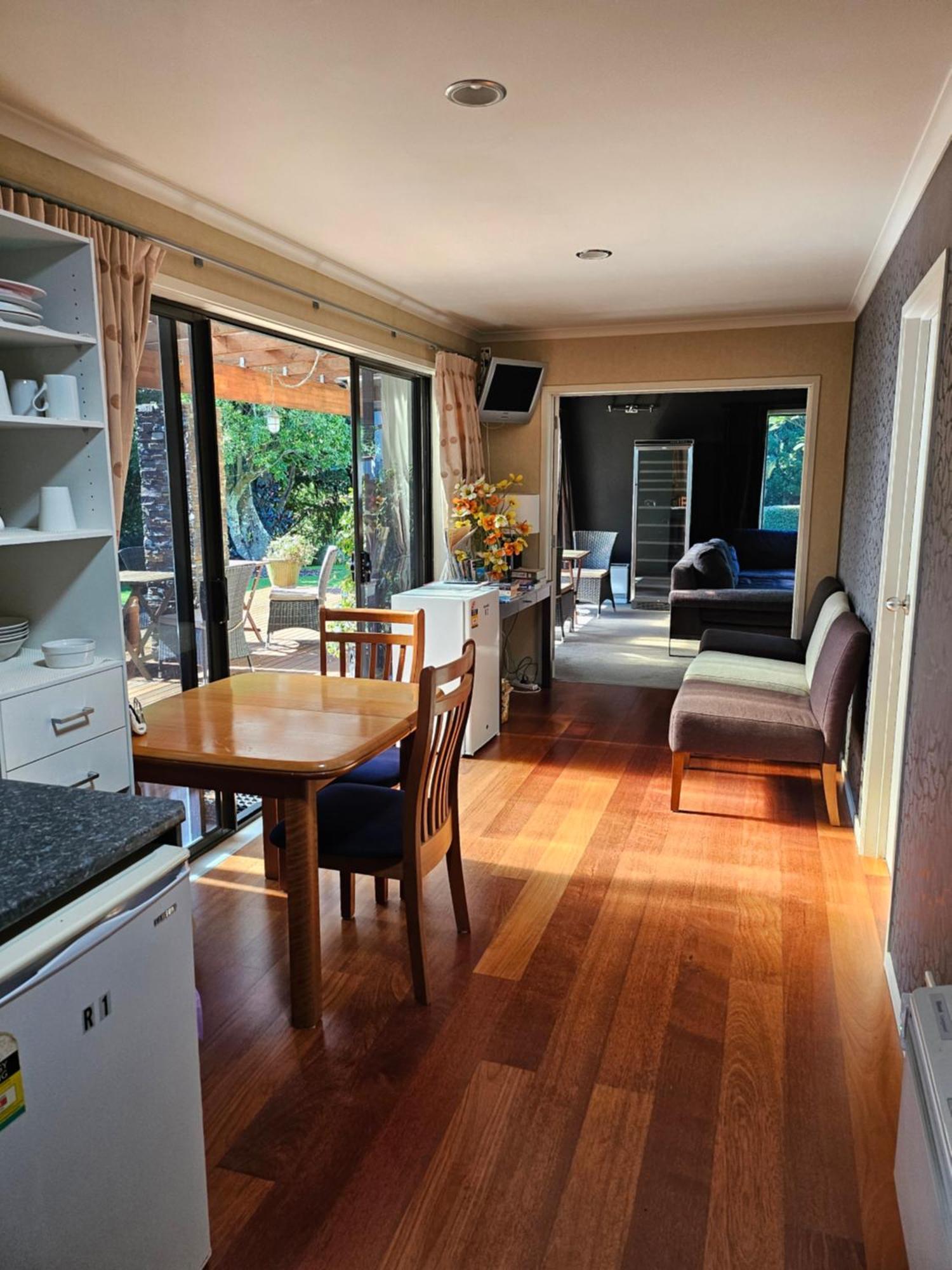 Heta Road B&B New Plymouth Exterior photo