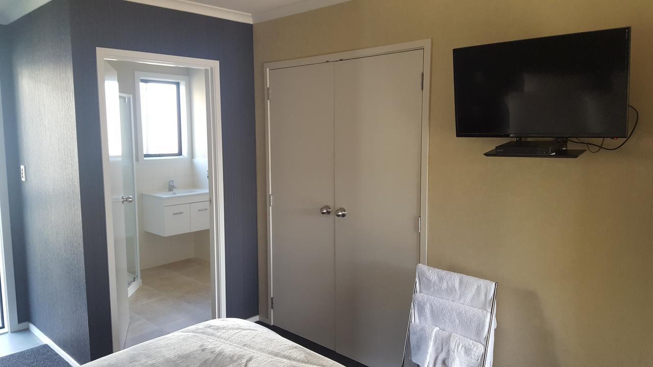 Heta Road B&B New Plymouth Exterior photo