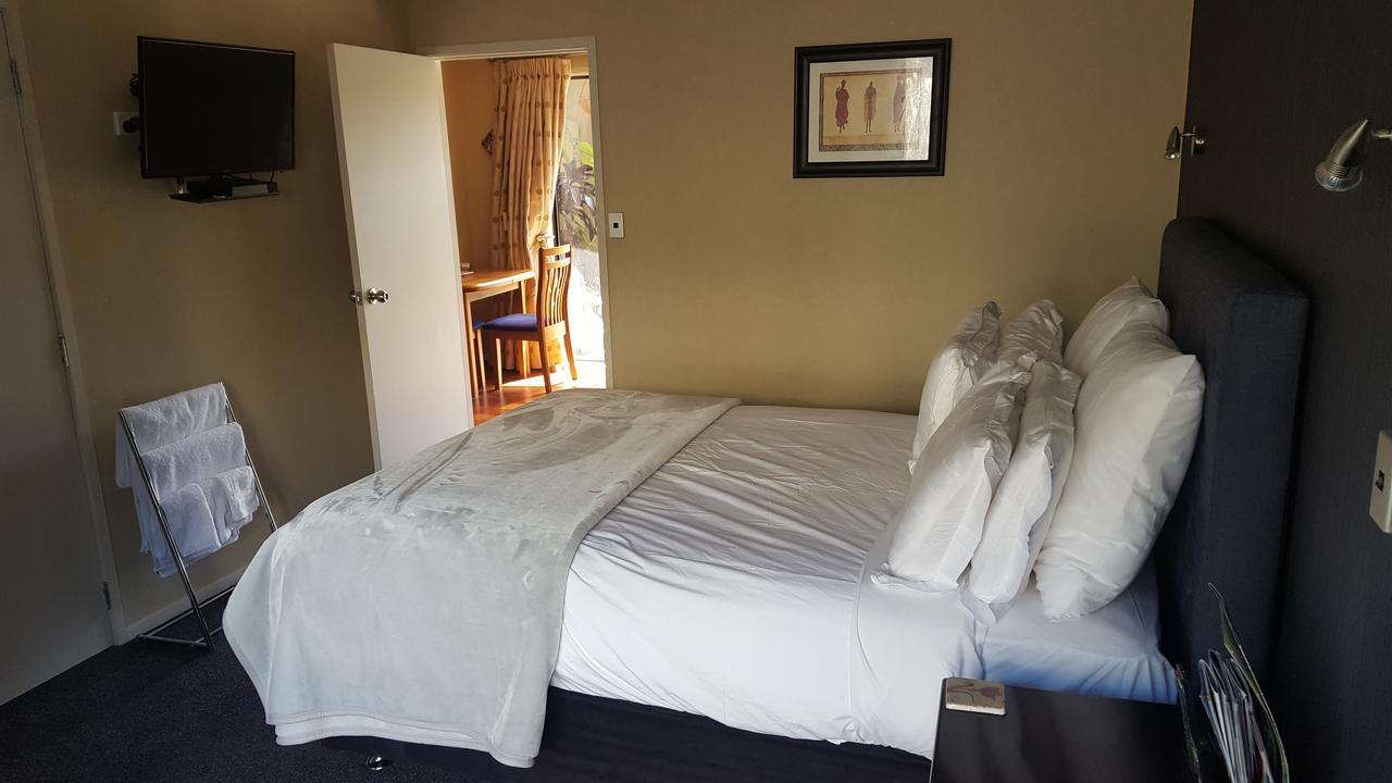 Heta Road B&B New Plymouth Exterior photo